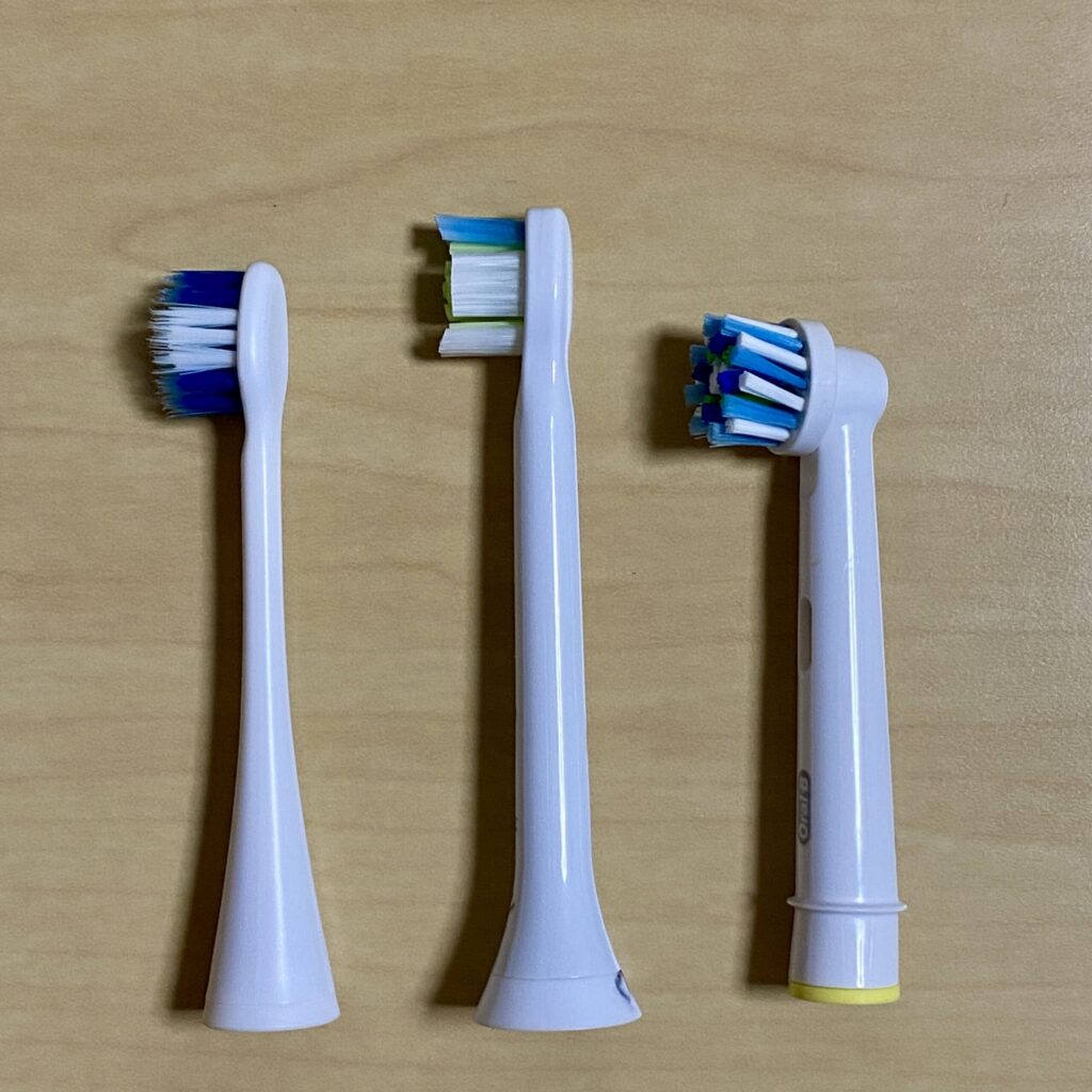 電動歯ブラシ大手3社のブラシ部分（左からドルツ、ソニックケア、オーラルB）