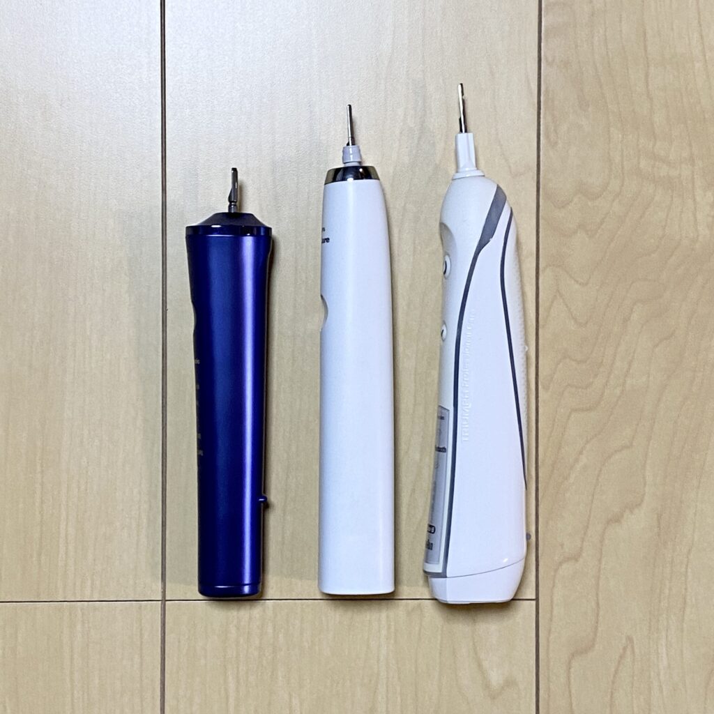 電動歯ブラシ大手3社の本体（左からドルツ、ソニックケア、オーラルB）